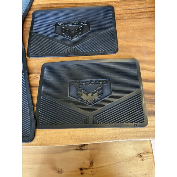 Genuine GM 1975-81 FIREBIRD TRANS AM Black/Rubber FLOOR MAT SET Made in the USA - Picture 4 of 12